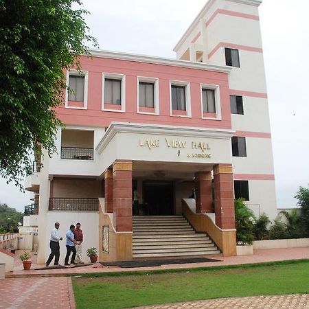 ساتارا Hotel Lake View المظهر الخارجي الصورة