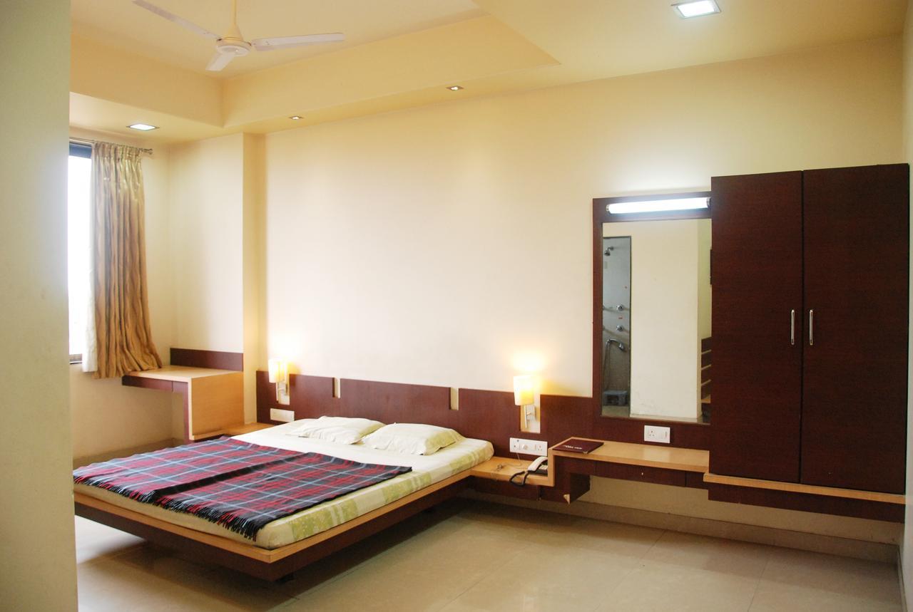 ساتارا Hotel Lake View المظهر الخارجي الصورة
