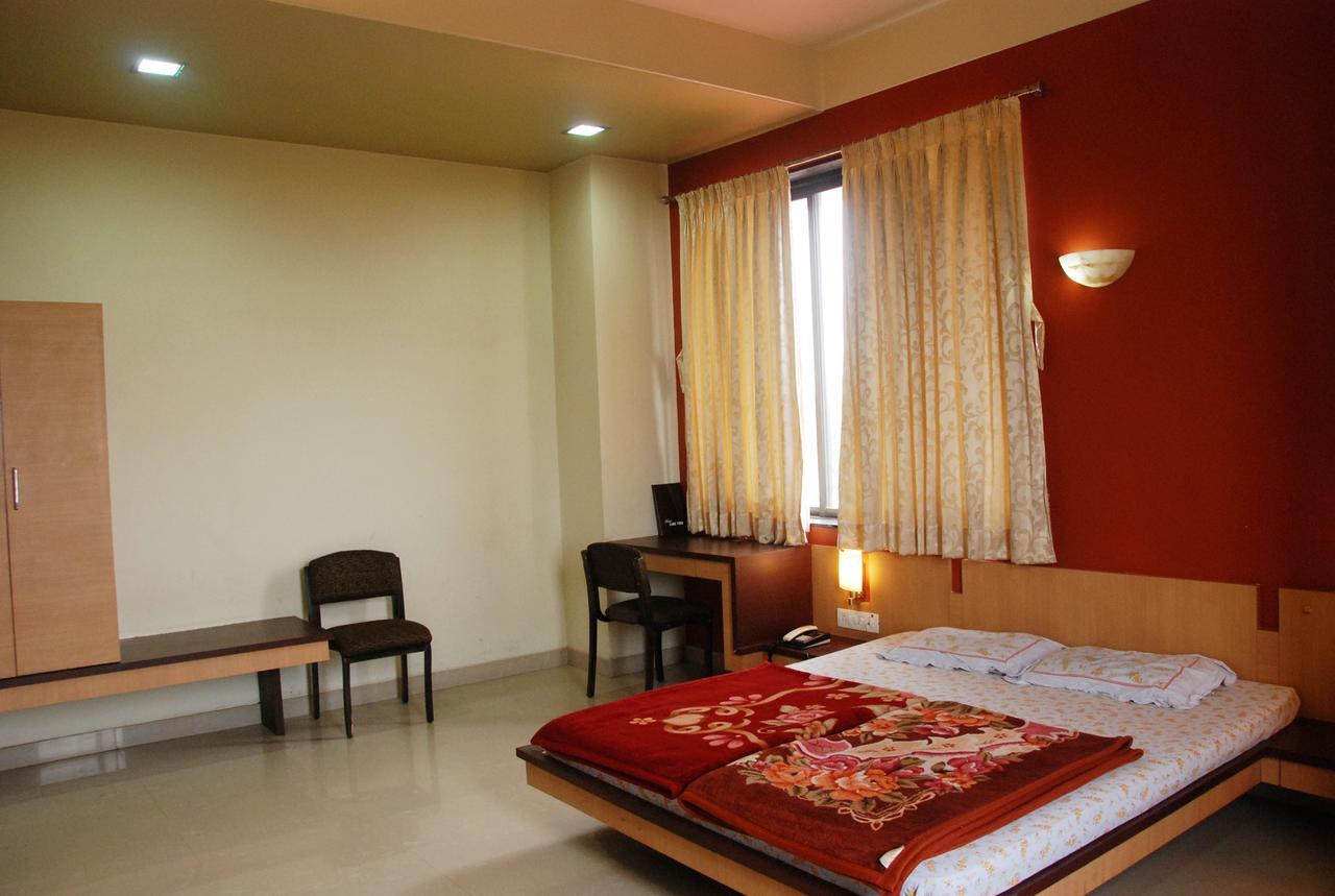 ساتارا Hotel Lake View المظهر الخارجي الصورة