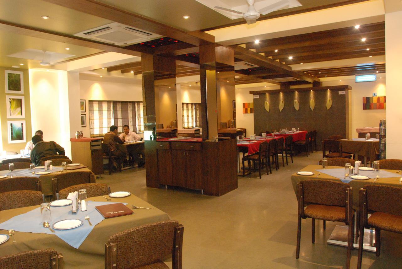 ساتارا Hotel Lake View المظهر الخارجي الصورة